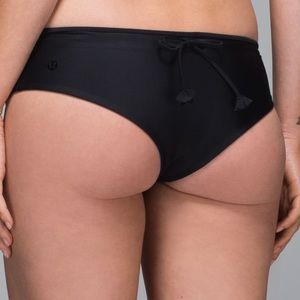 lululemon athletica Swim - Lululemon surf to sand swim bottom sz 6 lululemon athletica Swim - Lululemon surf to sand swim bottom sz 6